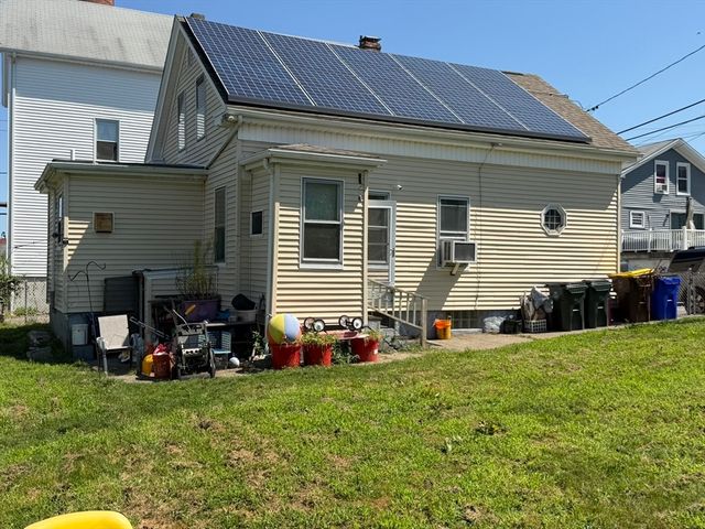 15 Allen St, Fall River, MA 02724
