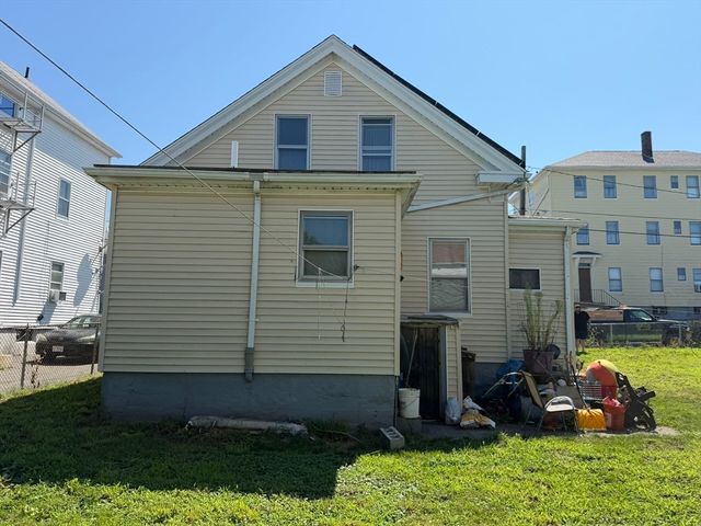 15 Allen St, Fall River, MA 02724