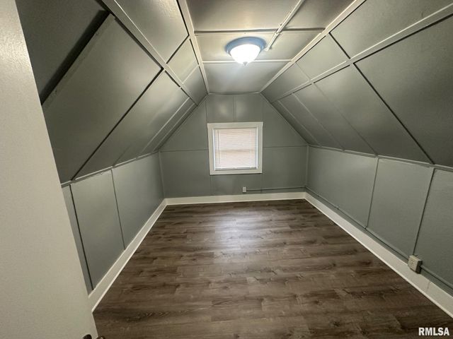 1808 W FREDONIA Avenue, Peoria, IL 61606