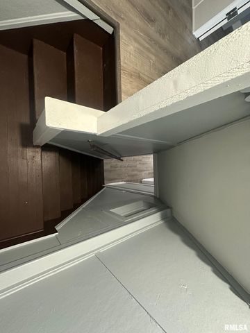 1808 W FREDONIA Avenue, Peoria, IL 61606