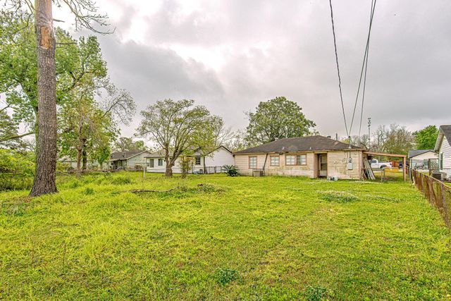 7601 Delavan Drive, Houston, TX 77028