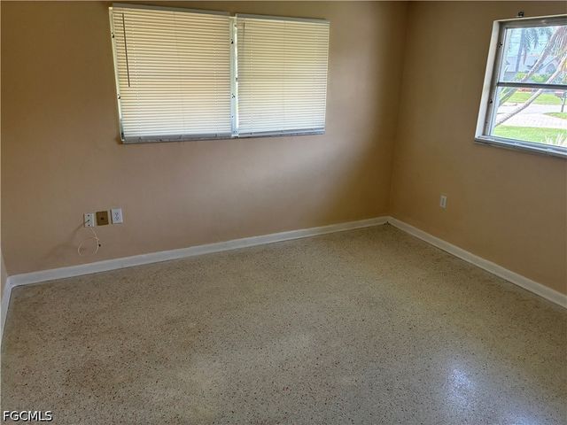 3709 SE 17th PL, Cape Coral, FL 33904