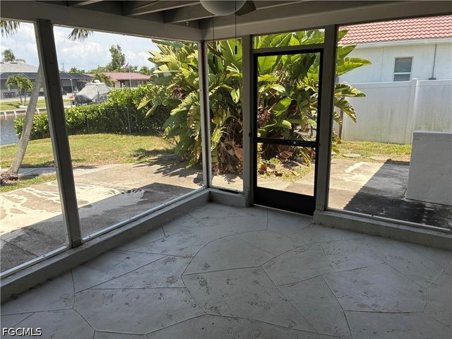 3709 SE 17th PL, Cape Coral, FL 33904