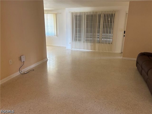 3709 SE 17th PL, Cape Coral, FL 33904