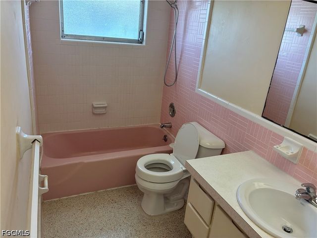 3709 SE 17th PL, Cape Coral, FL 33904