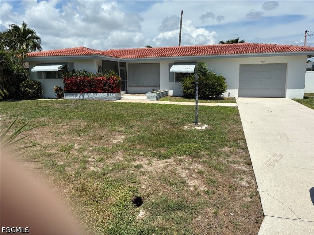 3709 SE 17th PL, Cape Coral, FL 33904