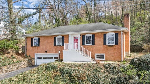 3044 Burnleigh RD, Roanoke, VA 24014