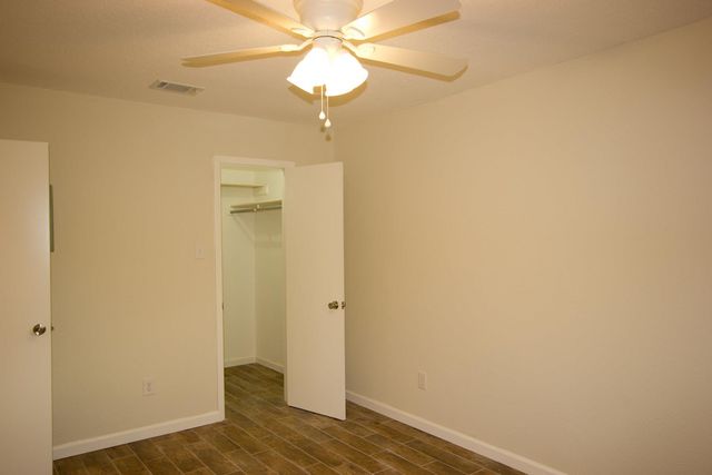 2100 E Stassney LN A, Austin, TX 78744