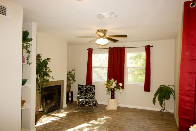 2100 E Stassney LN A, Austin, TX 78744