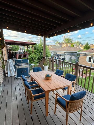 5137 S Lorel Avenue, Chicago, IL 60638