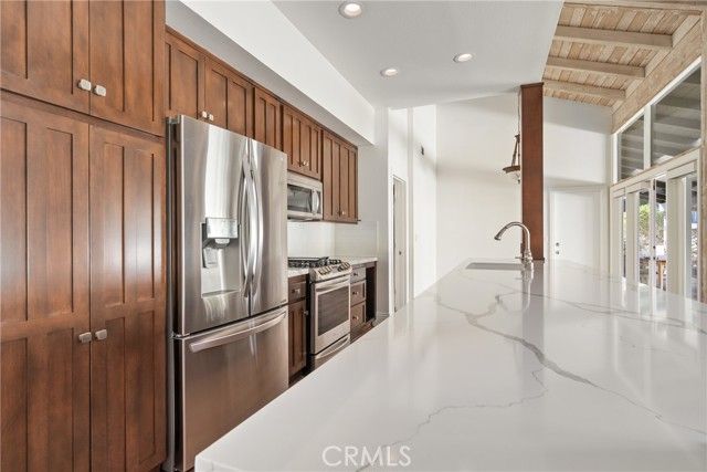 2111 Vista Dorado, Newport Beach, CA 92660