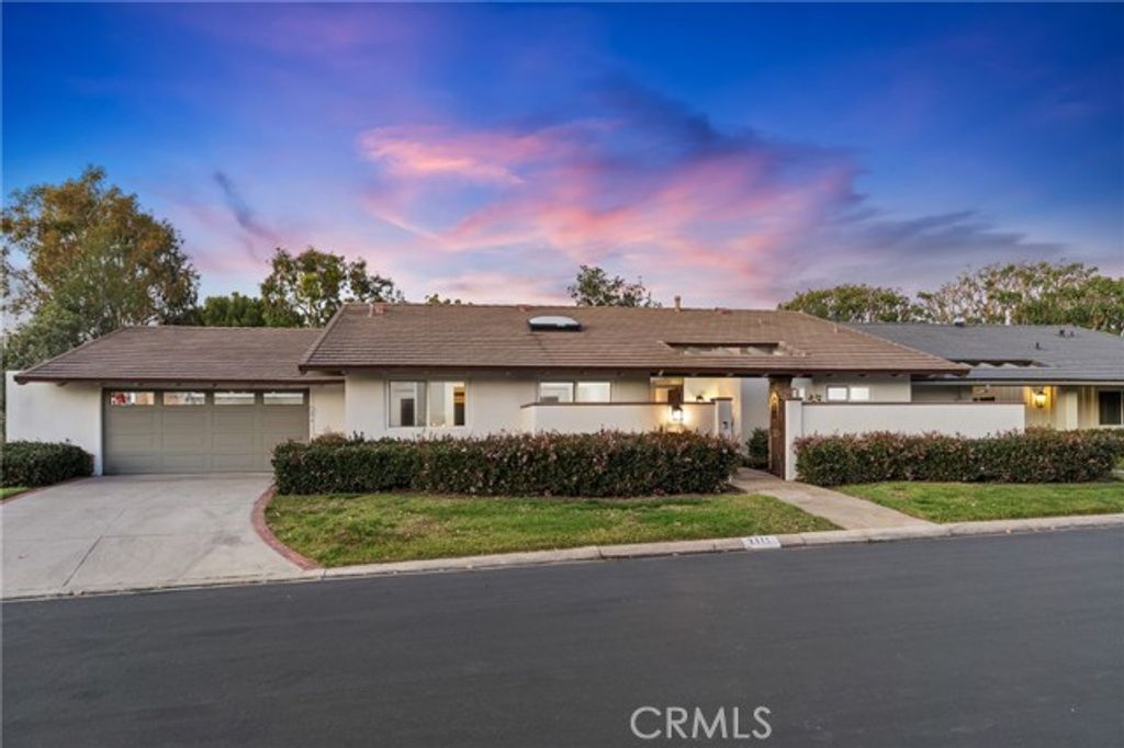 2111 Vista Dorado, Newport Beach, CA 92660