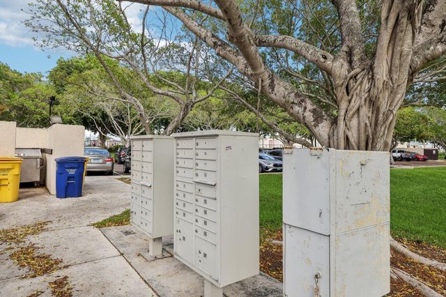 301 Olivewood Place Unit 0130, Boca Raton, FL 33431