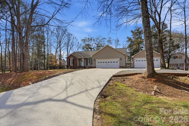 3704 Dakeita Circle, Concord, NC 28025
