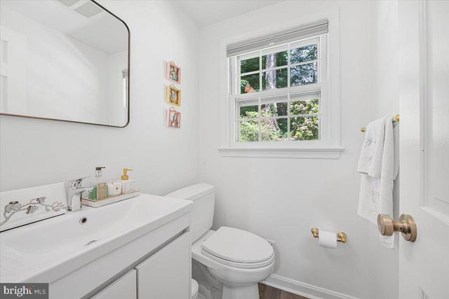 4025 N RIVER ST, Arlington, VA 22207