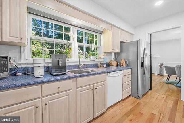 4025 N RIVER ST, Arlington, VA 22207