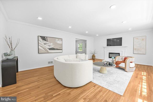 4025 N RIVER ST, Arlington, VA 22207