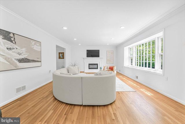 4025 N RIVER ST, Arlington, VA 22207