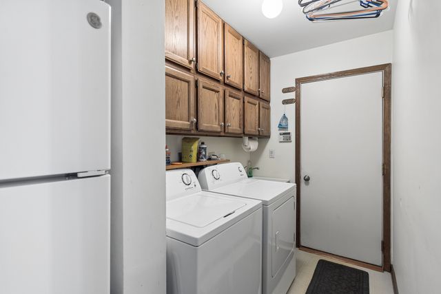 36143 N Springbrook Lane, Gurnee, IL 60031