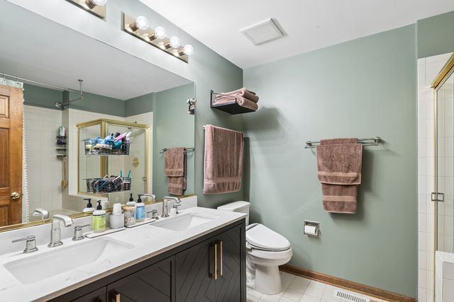 36143 N Springbrook Lane, Gurnee, IL 60031