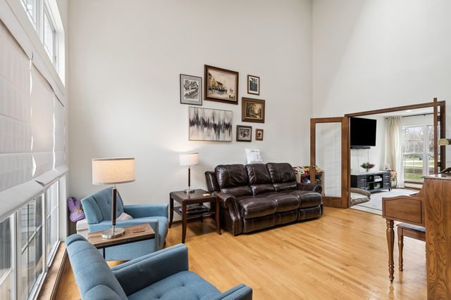 36143 N Springbrook Lane, Gurnee, IL 60031