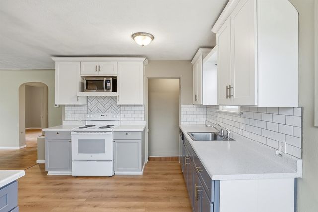 6113 E 8th Ave, Spokane Valley, WA 99212