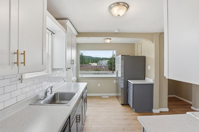 6113 E 8th Ave, Spokane Valley, WA 99212