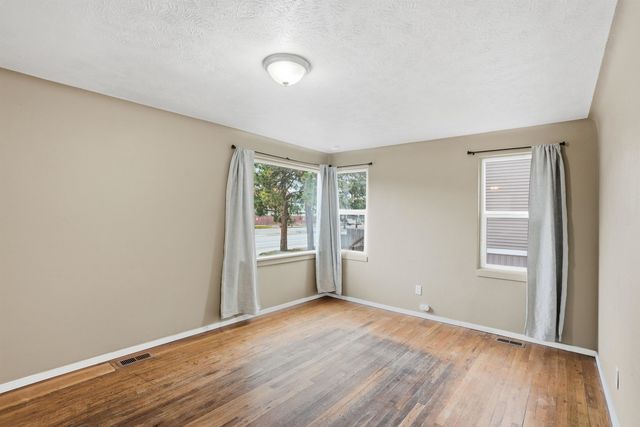 6113 E 8th Ave, Spokane Valley, WA 99212