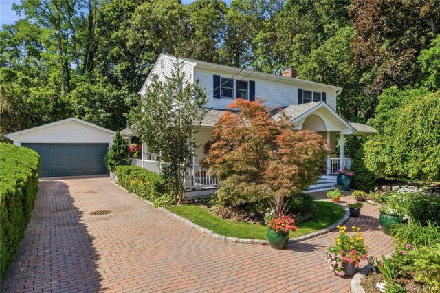 8 Harrison Avenue, East Setauket, NY 11733