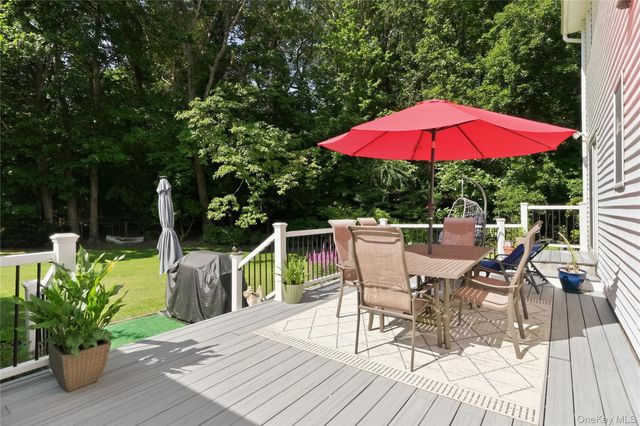 8 Harrison Avenue, East Setauket, NY 11733