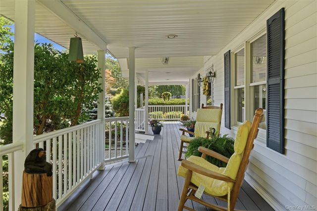 8 Harrison Avenue, East Setauket, NY 11733