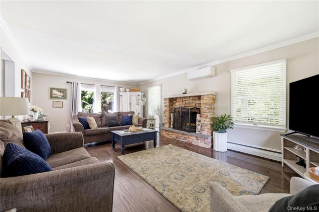 8 Harrison Avenue, East Setauket, NY 11733