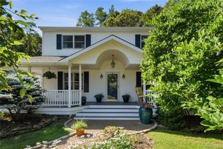 8 Harrison Avenue, East Setauket, NY 11733