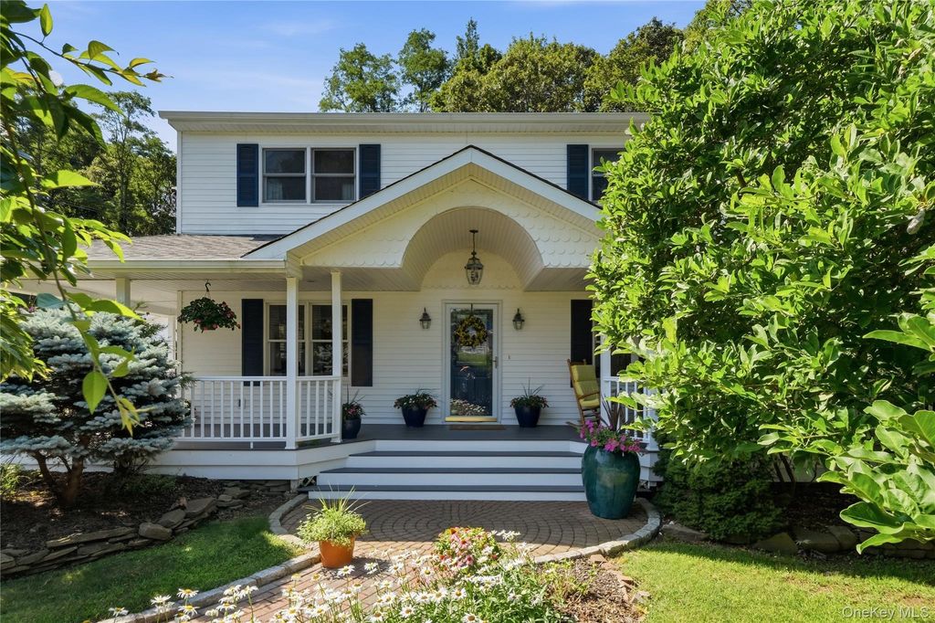 8 Harrison Avenue, East Setauket, NY 11733