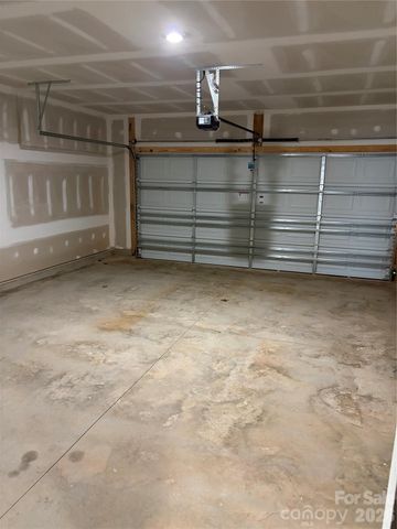 1209 Fall Day Circle SW, Lenoir, NC 28645