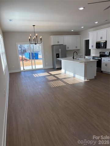 1209 Fall Day Circle SW, Lenoir, NC 28645