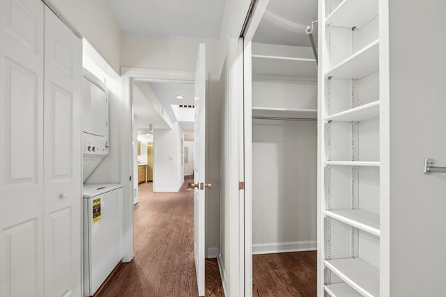 23 E Goethe Street B, Chicago, IL 60610