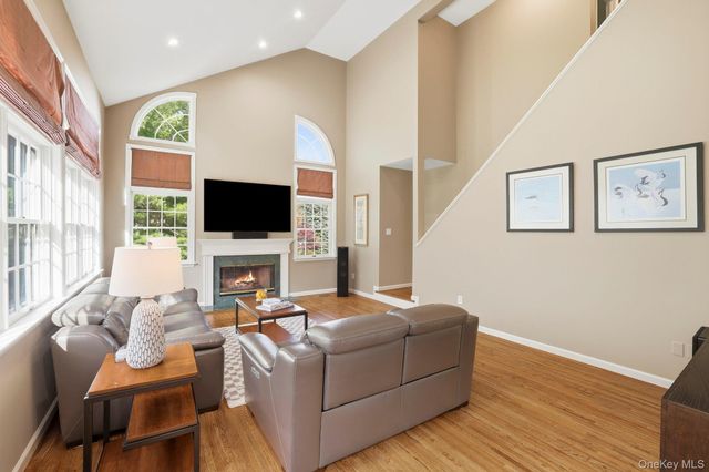 4 Fairview Court, Cross River, NY 10518