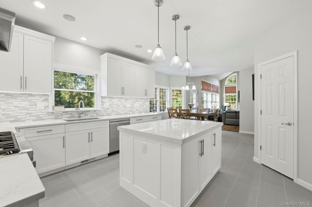 4 Fairview Court, Cross River, NY 10518