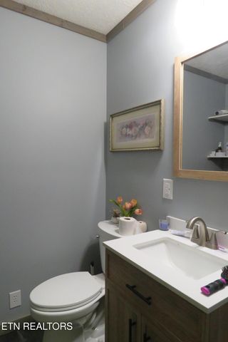 2783 Hillwood St, Monterey, TN 38574