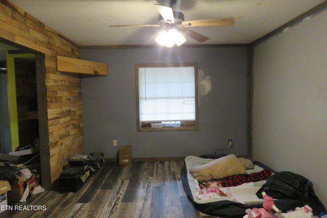 2783 Hillwood St, Monterey, TN 38574