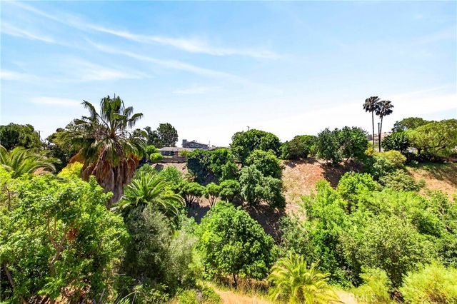 352 S Miraleste 313, San Pedro, CA 90732