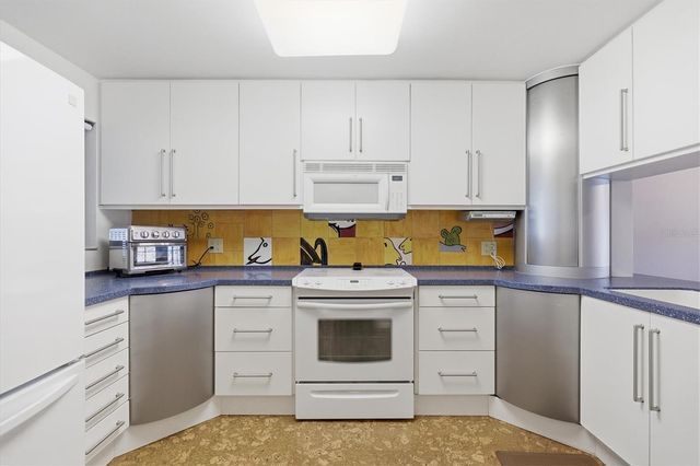 6050 RIVER TRACE ROAD, Tampa, FL 33617