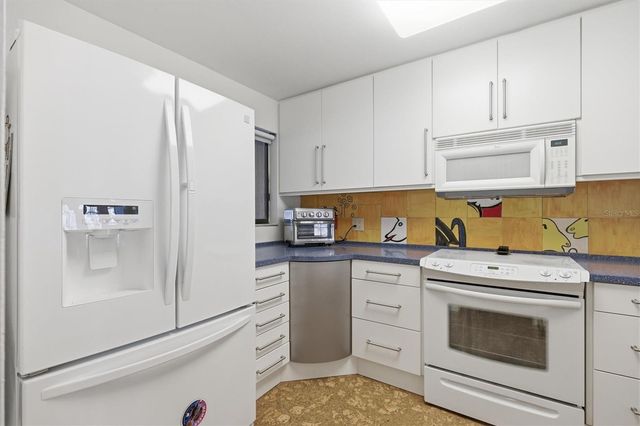 6050 RIVER TRACE ROAD, Tampa, FL 33617