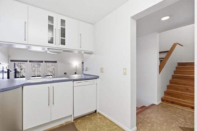 6050 RIVER TRACE ROAD, Tampa, FL 33617