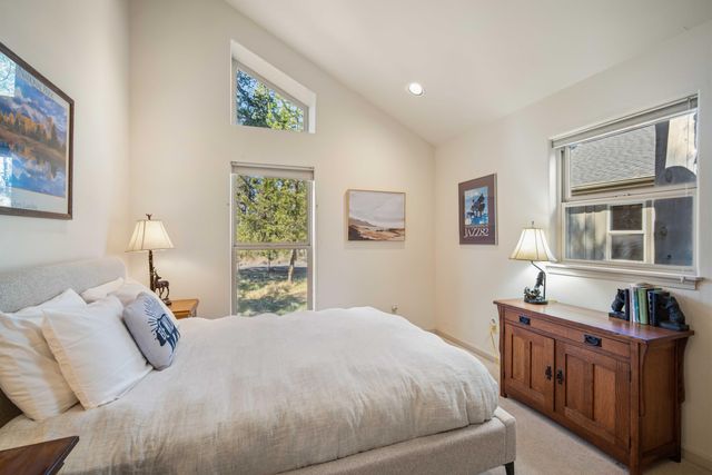 57742 Wallowa Lane, Sunriver, OR 97707