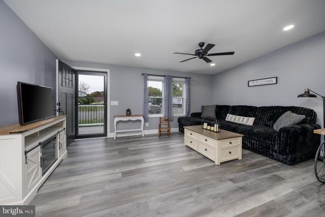 401 MAPLEHURST, Manchester, NJ 08759