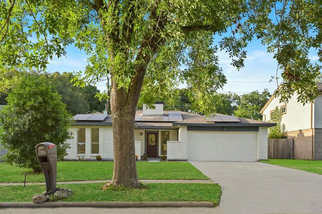 2322 Aprilmont Drive, Sugar Land, TX 77498