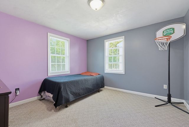 17 Bolton St, Worcester, MA 01604