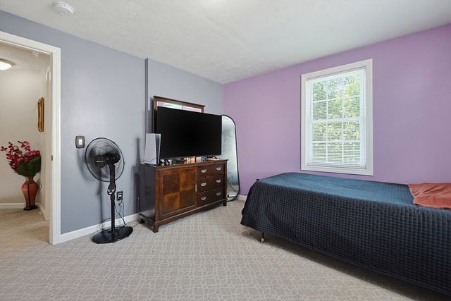 17 Bolton St, Worcester, MA 01604